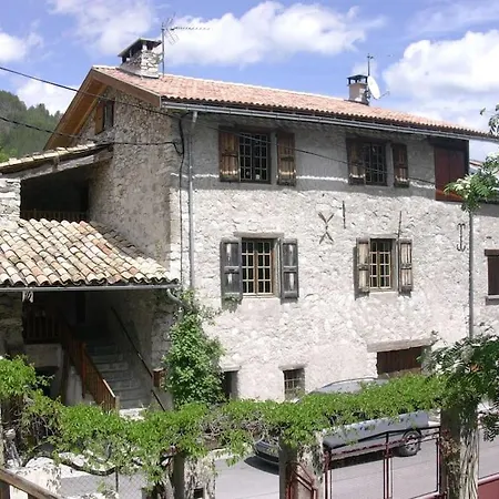 Maison De Henri Et Michele بيت للعطل Thorame-Basse